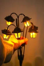 מנורת גן רטרו סולארית - מנורה דקורטיבית לגינה