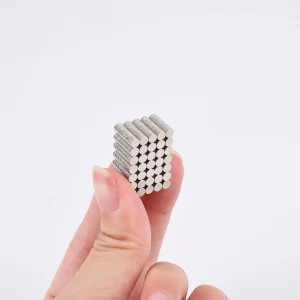 מגנטים עגולים קטנים 3X1 מ,מ - לעבודה ויצירה