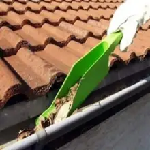 מנקה מרזבים רב שימושי - Gutter Getter Scoop