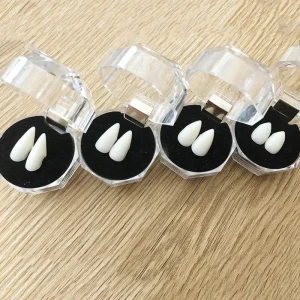 שיני ערפד ליל כל הקדושים - אביזר תחפושת מצמרר