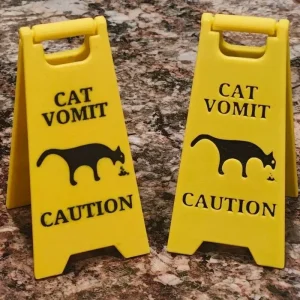 שלט מצחיק לחתול מקיא-שלט רטוב לרצפה
