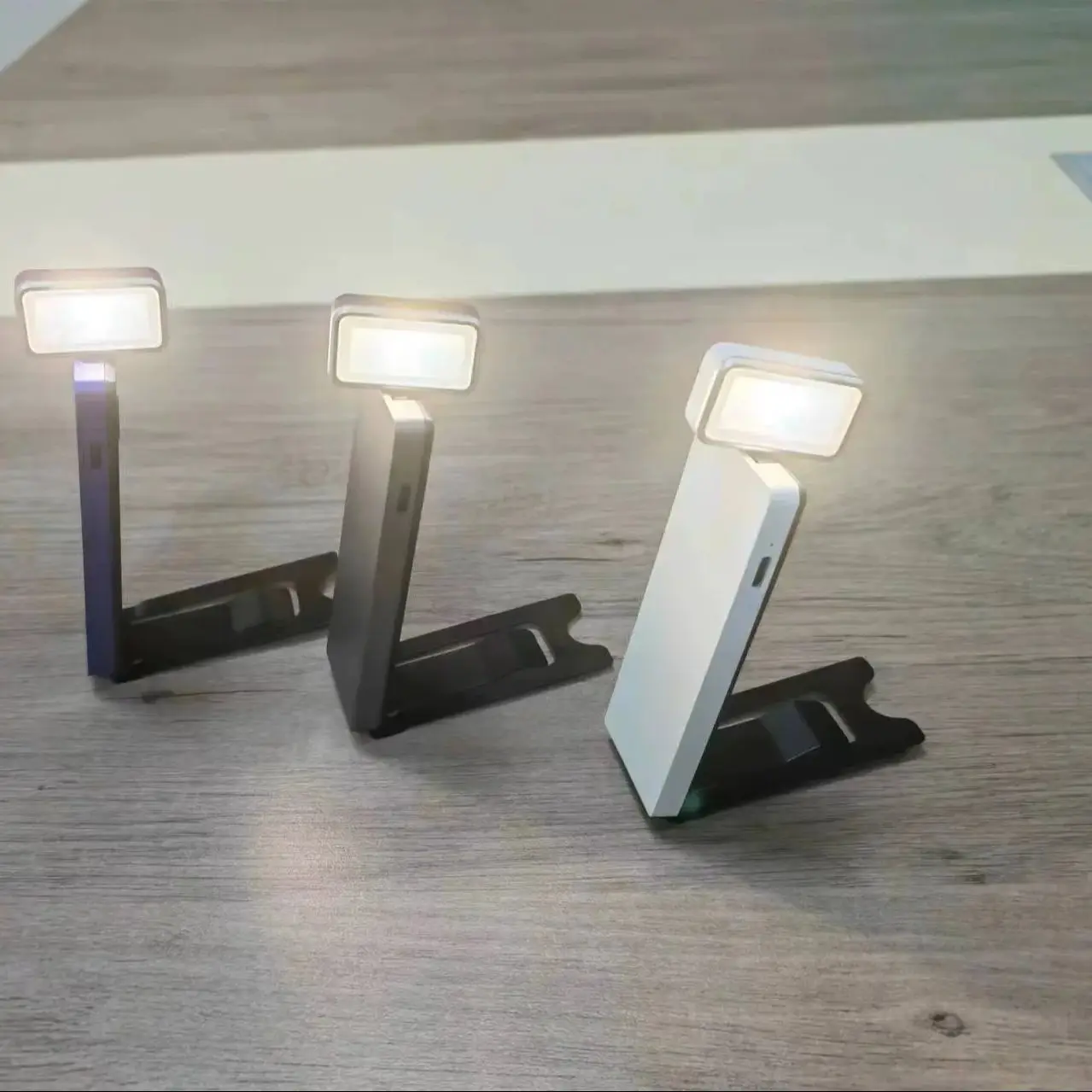 מנורת קריאה ניידת USB נטענת - לילדים ולחדר שינה
