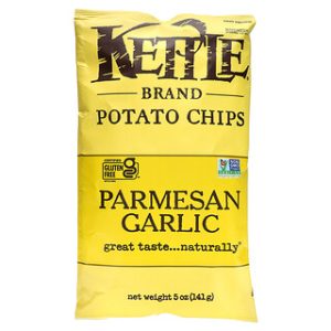 צ'יפס Kettle Foods פרמזן שום - 141 גרם