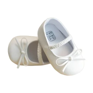 נעלי תינוקת נסיכה - קשת קטנה וסוליה שטוחה